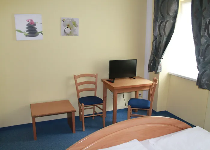 Hotel Garni Post 3*